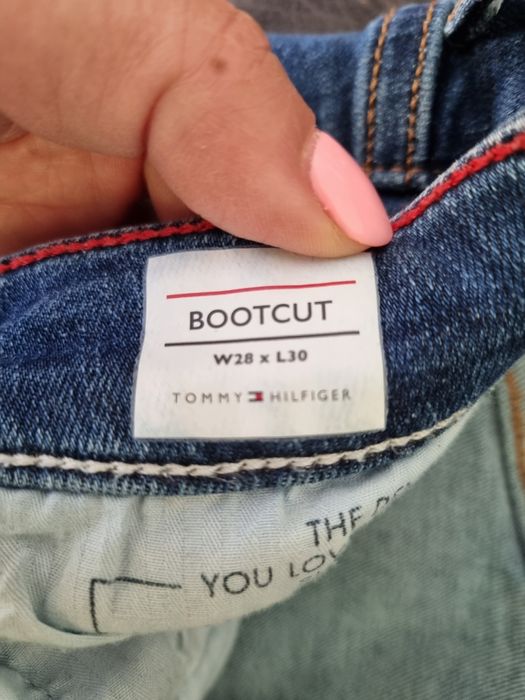 Дънки   Tommy  Hilfiger   носени ся 3 пъти  като нови .Размер 28  .