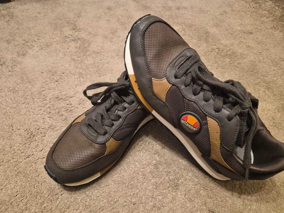 Adidasi Ellesse Marimea 42 Maro