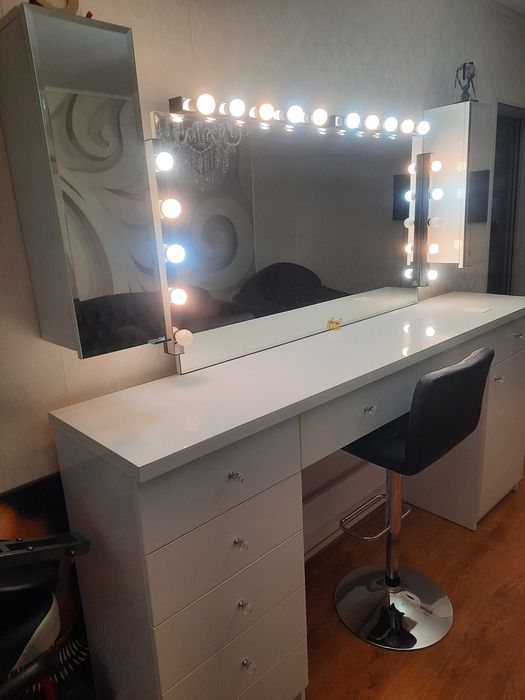 Mobilă profesionala pt makeup completă