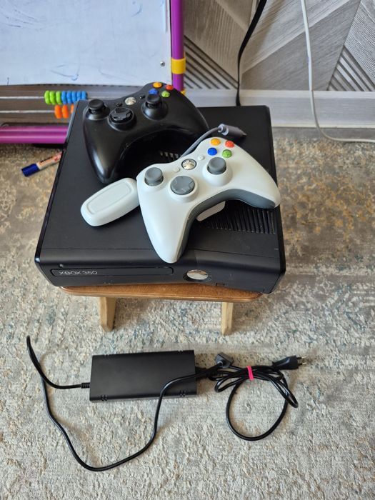 Продам Xbox 360 срочно