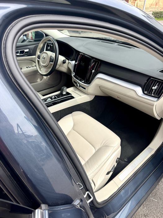 Volvo V60 B4 Mild-Hybrid Diesel | 2022 | Full Option | Business VP