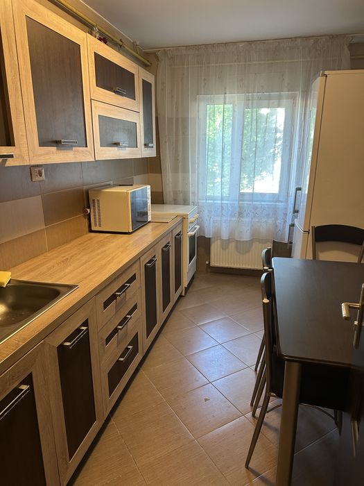 Apartament de închiriat, 2 camere, etaj 1, zona Finanțe-Piața Moldovei