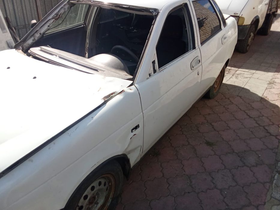 Приора седан на разбор.