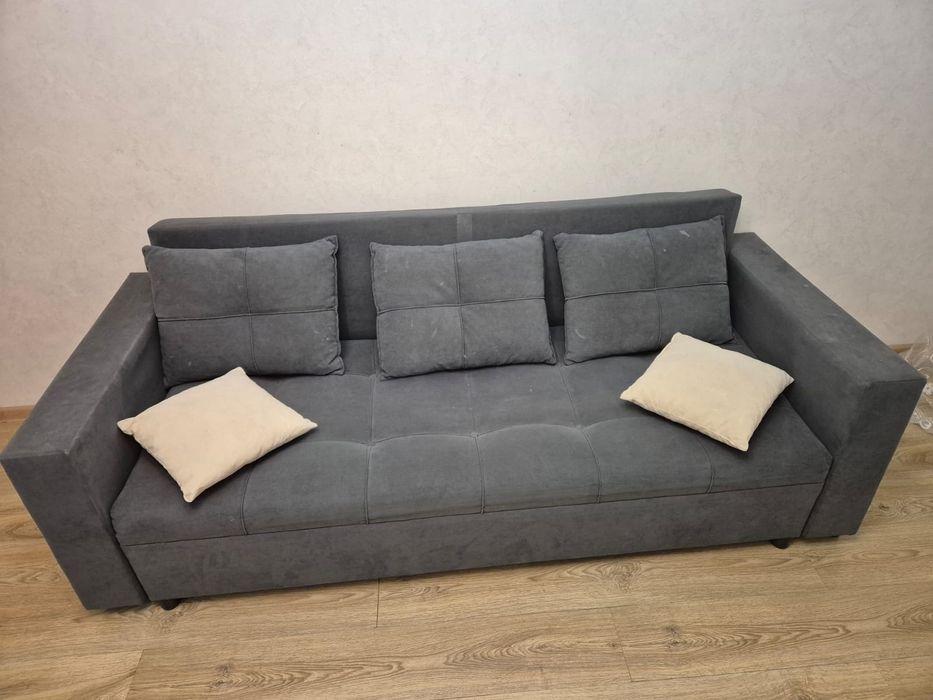 Продам диван. 55000 тенге.