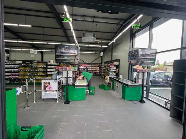 Vand spatiu comercial