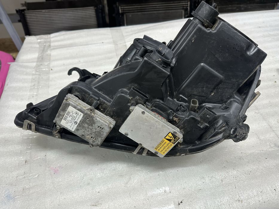 Far dreapta bi xenon mercedes ml w 164.