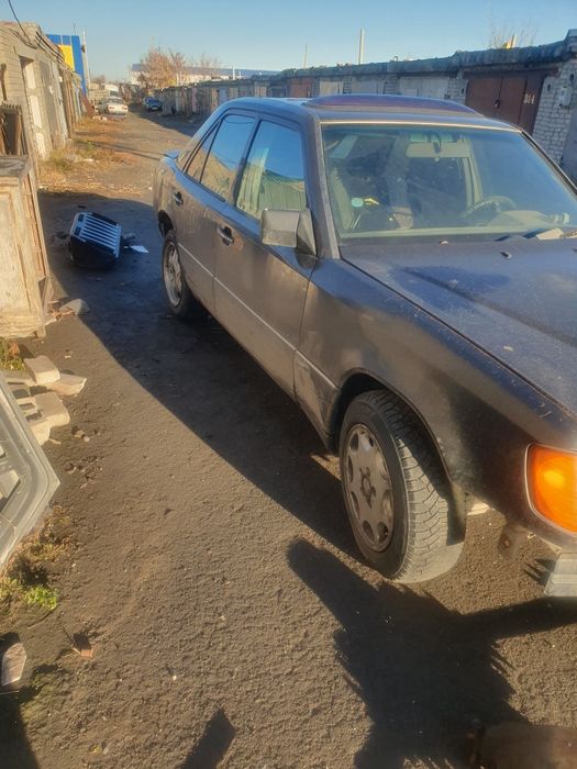 Продам запчасти от мерседес.