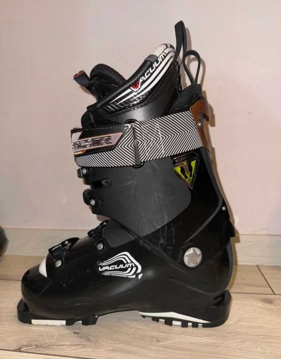 Clapari schi Fischer HYBRID 10+ VACUUM COMFORT FIT   nr.26,5