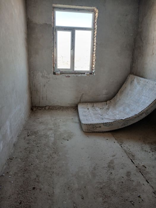 2 хонали 12 иктисослашган мактаб ёнида