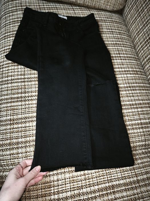 Продам джинсы  25,26,27