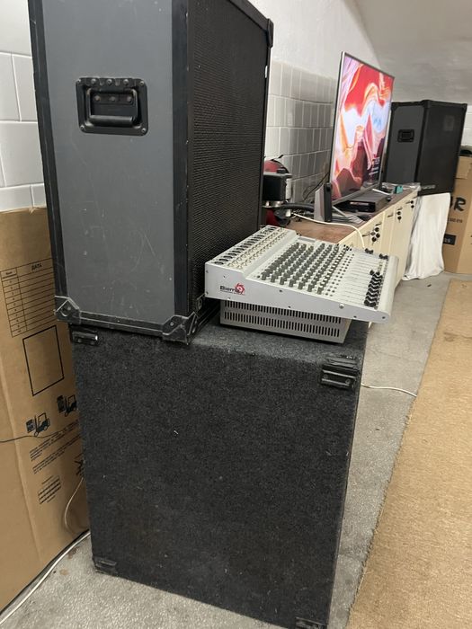 Тонколони и субуфер със стъпало