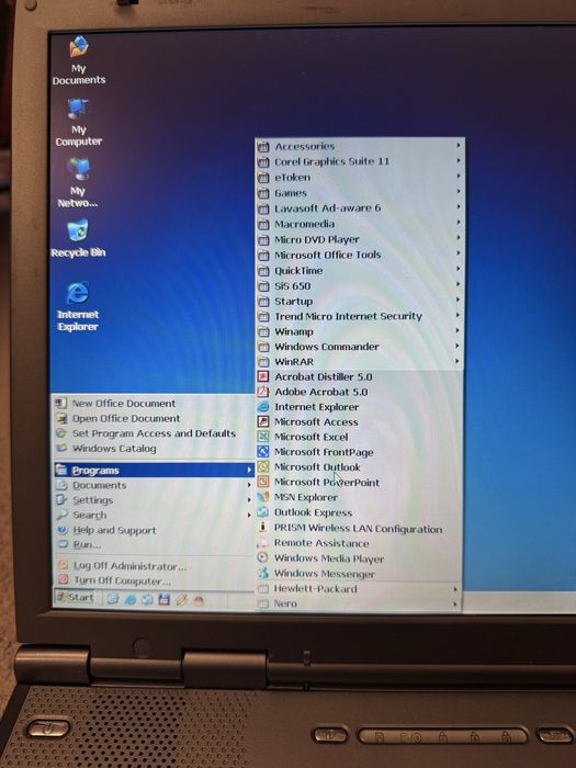 Laptop vintage Maxdata Celeron Win XP, functional