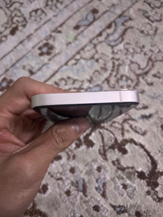 Айфон 13 256гб..