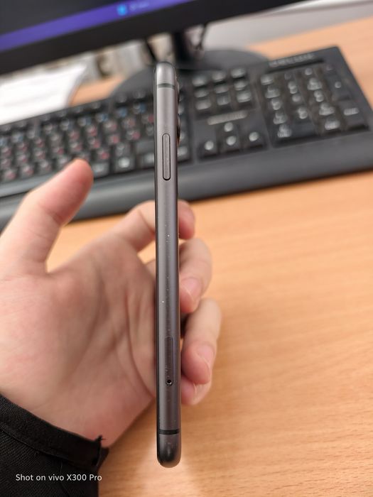 В продаже IPhone 11 64 Gb