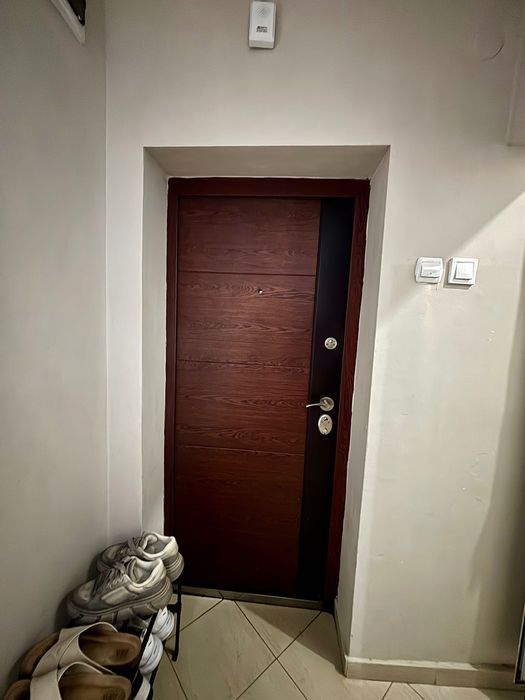 Продава се Етаж от къща в Враца, Център - 92 кв.м за 1957 €/кв.м - Снимка #2