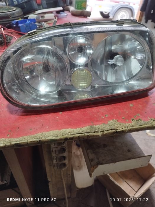 Faruri golf 3 de vînzare