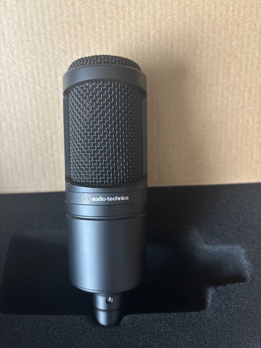 Audio Technica AT2020 + Suport de masă și filtru pop