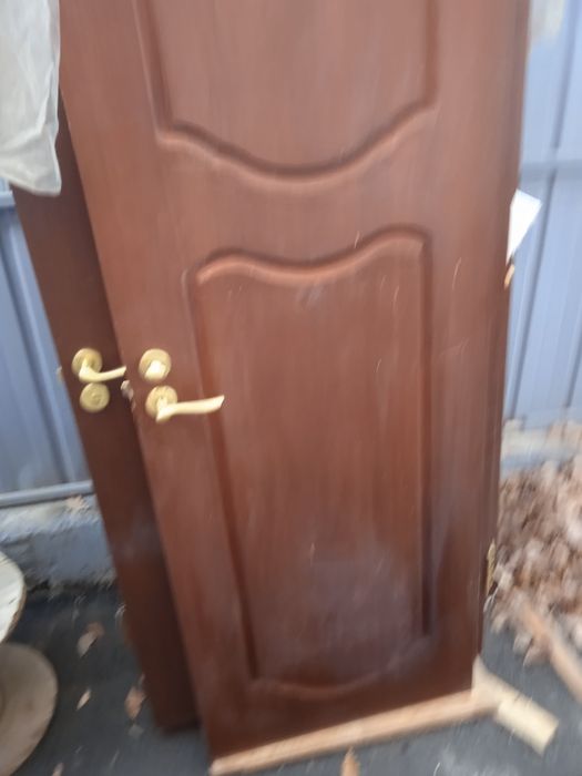 Продам двери межкомнатные