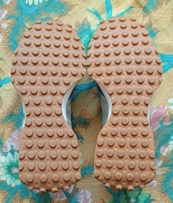 Маратонки NEW BALANCE 327. Размери 44 1/2 сини и 43 и 44 червени. Нови