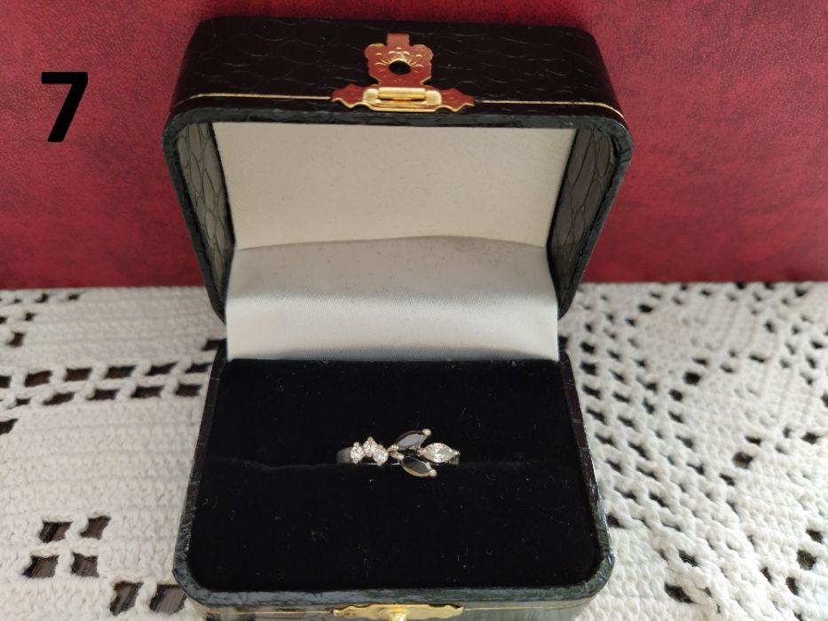 Лот 1 - дамски сребърни накити