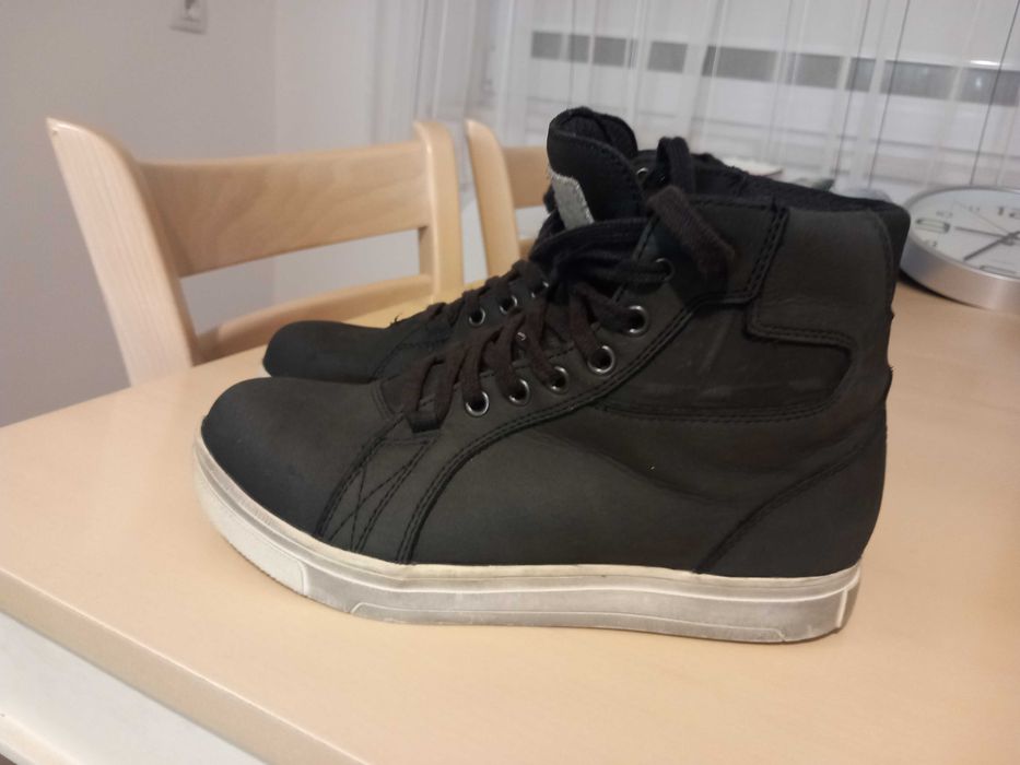 Каски и мото оборудване мъжко и дамско