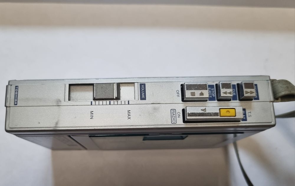 Radiocasetofon portabil de colecție Toshiba KT-S1 Metal