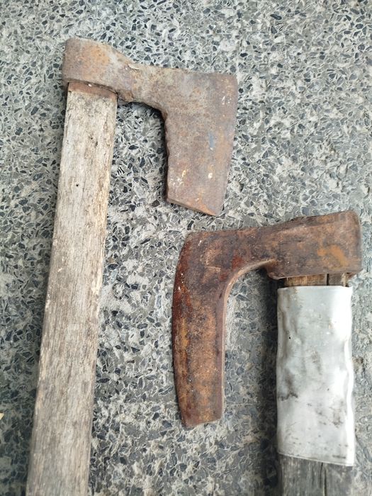 2 използвани брадви