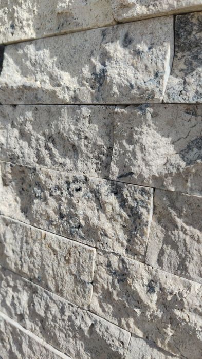 Depozit de Travertin,marmura,granit,ardezie,piatra cubica