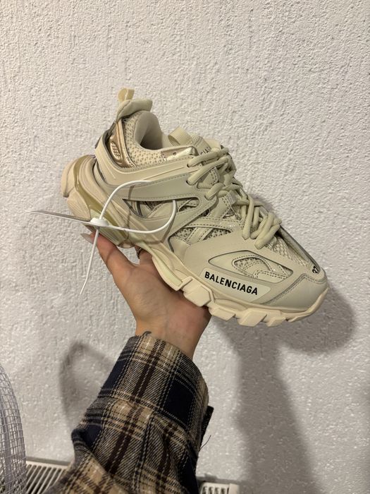 Balenciaga track