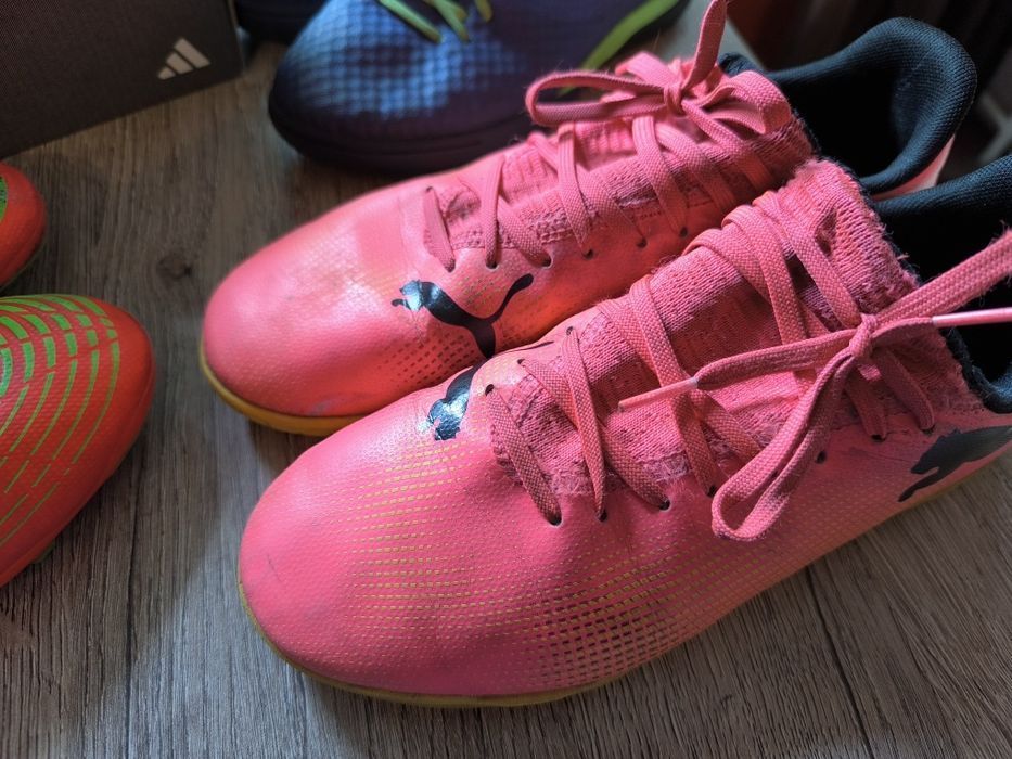 Всички за 40 лева! Много футболни обувки