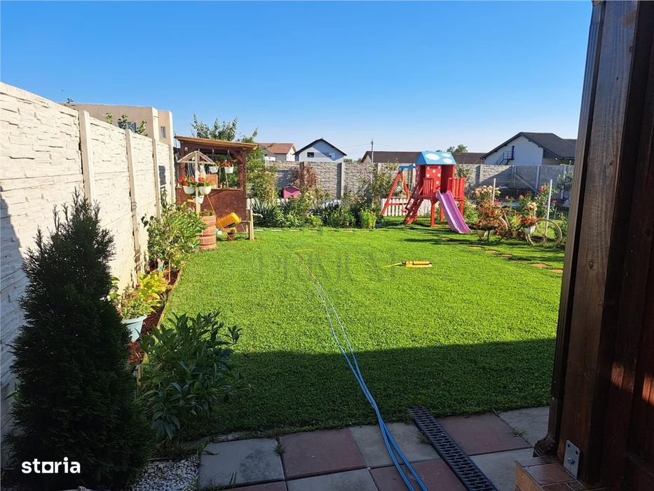 Duplex mobilat si utilat -  curte amenajata - pod mansardabil