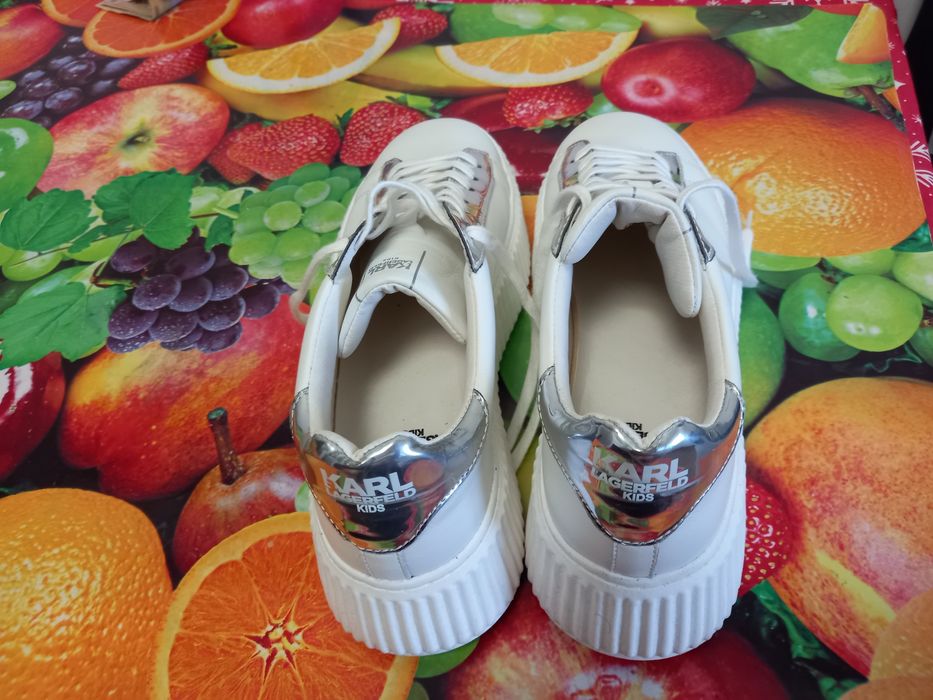 Adidasi de vânzare KARLA LEGENDA