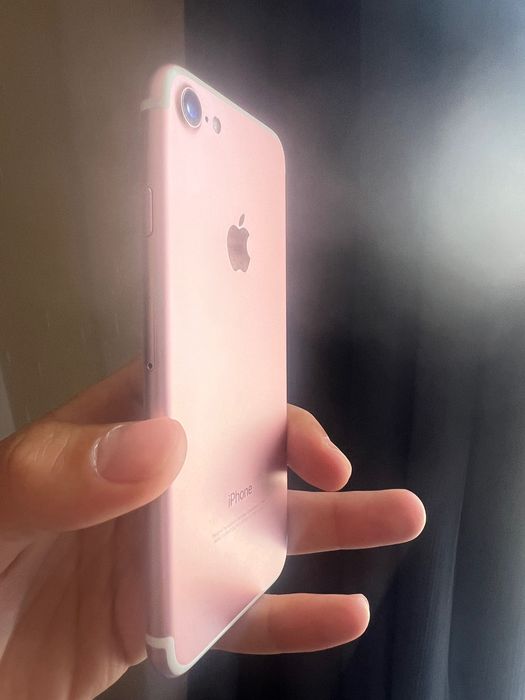 IPHONE 7 отличен