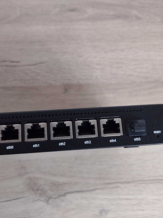Ubiquiti EdgeRouter 6P  ER-6P