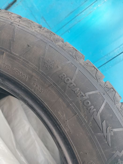 Продам зимние шины 245/65 R17
