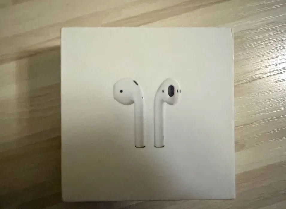Apple AirPods 1-во поколение – оригинални