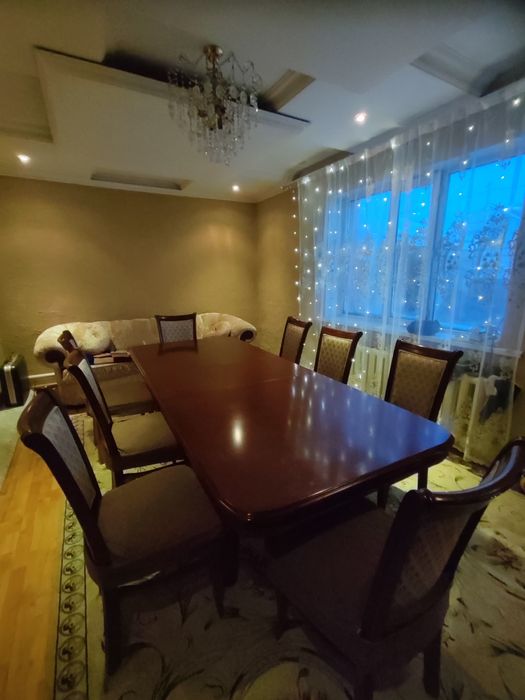 Продам стол с стульями