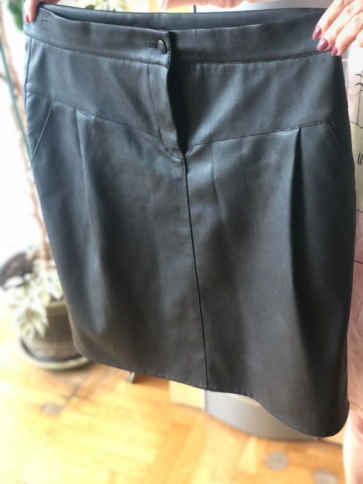 Дамска кожена пола