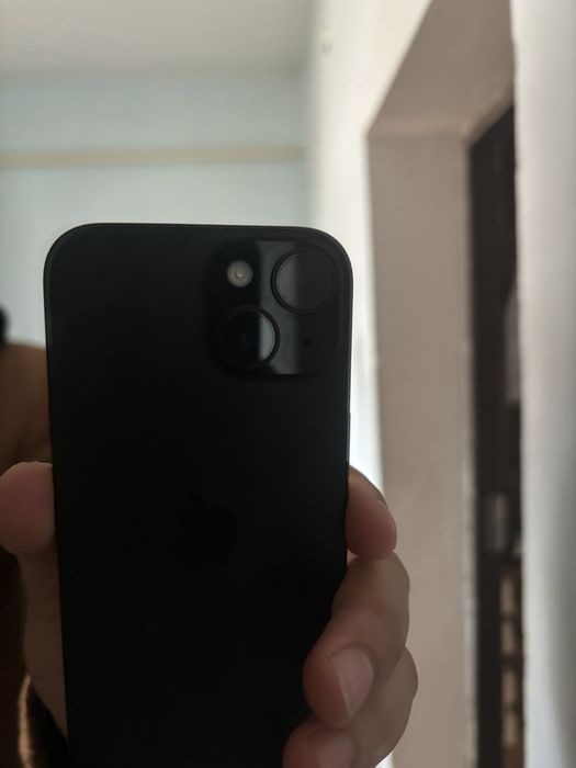 Айфон 15 1 апте усталды