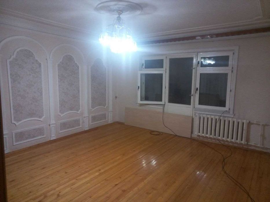 СВОЯ Продаётся 4-х комнатнатная квартира на массиве Караташ