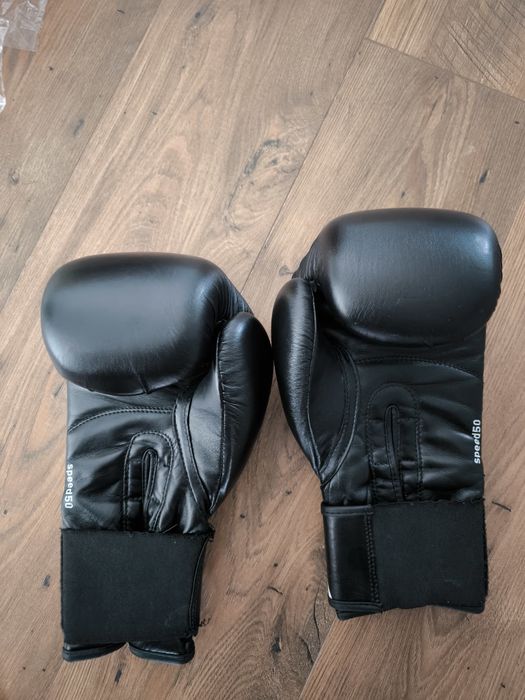 Manusi de box ..