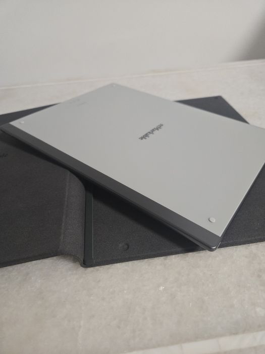 Tableta Remarkable 2, marker și husă