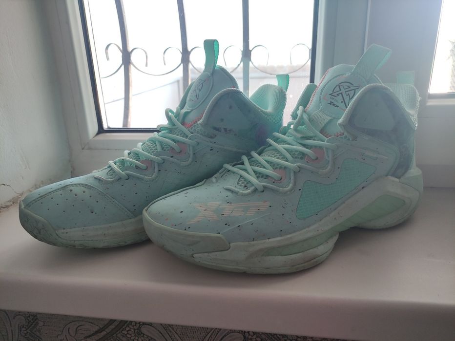 Баскетбольные кроссовки (43-44)