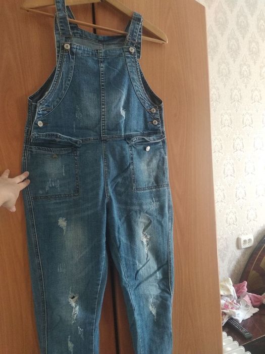 Джинсовый комбинезон 31 размер