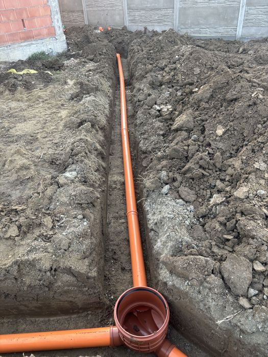 Canalizare curti sapatura si montaj tevi. Bransament apa-canal