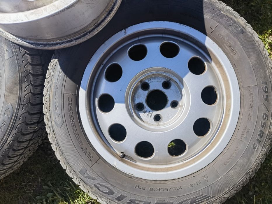 Джанти "телефонни шайби" 15 със зимни гуми 195/65/15