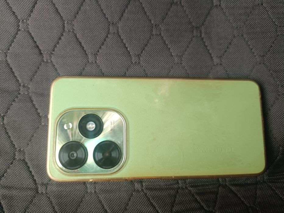 Продам телефон tecno spark 20c