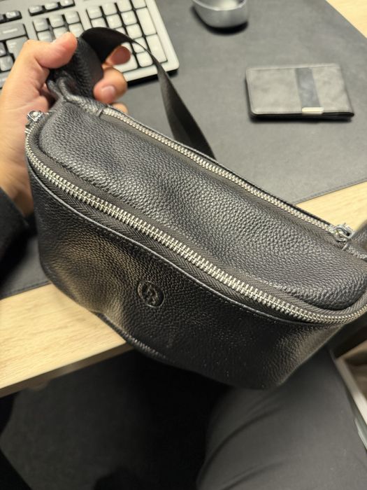 Барсетка / бананка