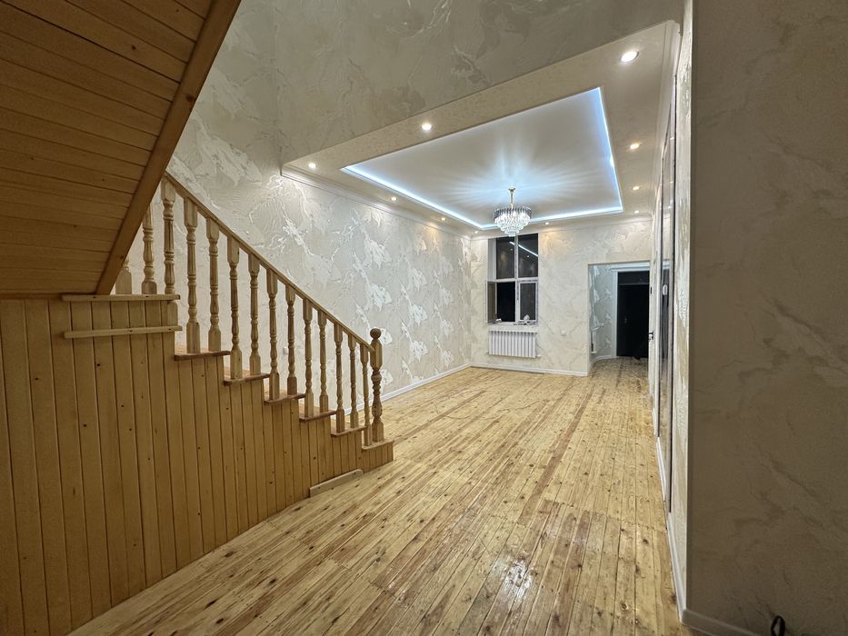 Urganch shaxarda 2 etaj va podval li hovli joy sotiladi