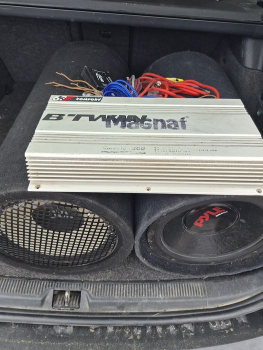 Vând subwoofer cu tot cu stație